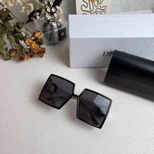 Dior 30 Montaigne Sunglasses - Versatile